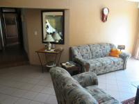 Lounges - 26 square meters of property in Emalahleni (Witbank) 