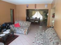 Lounges - 26 square meters of property in Emalahleni (Witbank) 