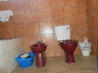 Bathroom 1 - 3 square meters of property in Dobsonville