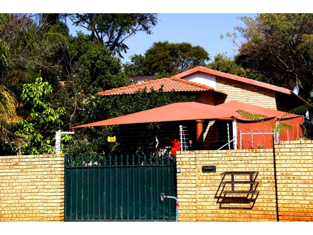 3 Bedroom House for Sale For Sale in Rustenburg - Home Sell - MR114308