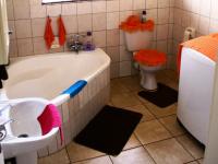 Main Bathroom - 6 square meters of property in Rustenburg