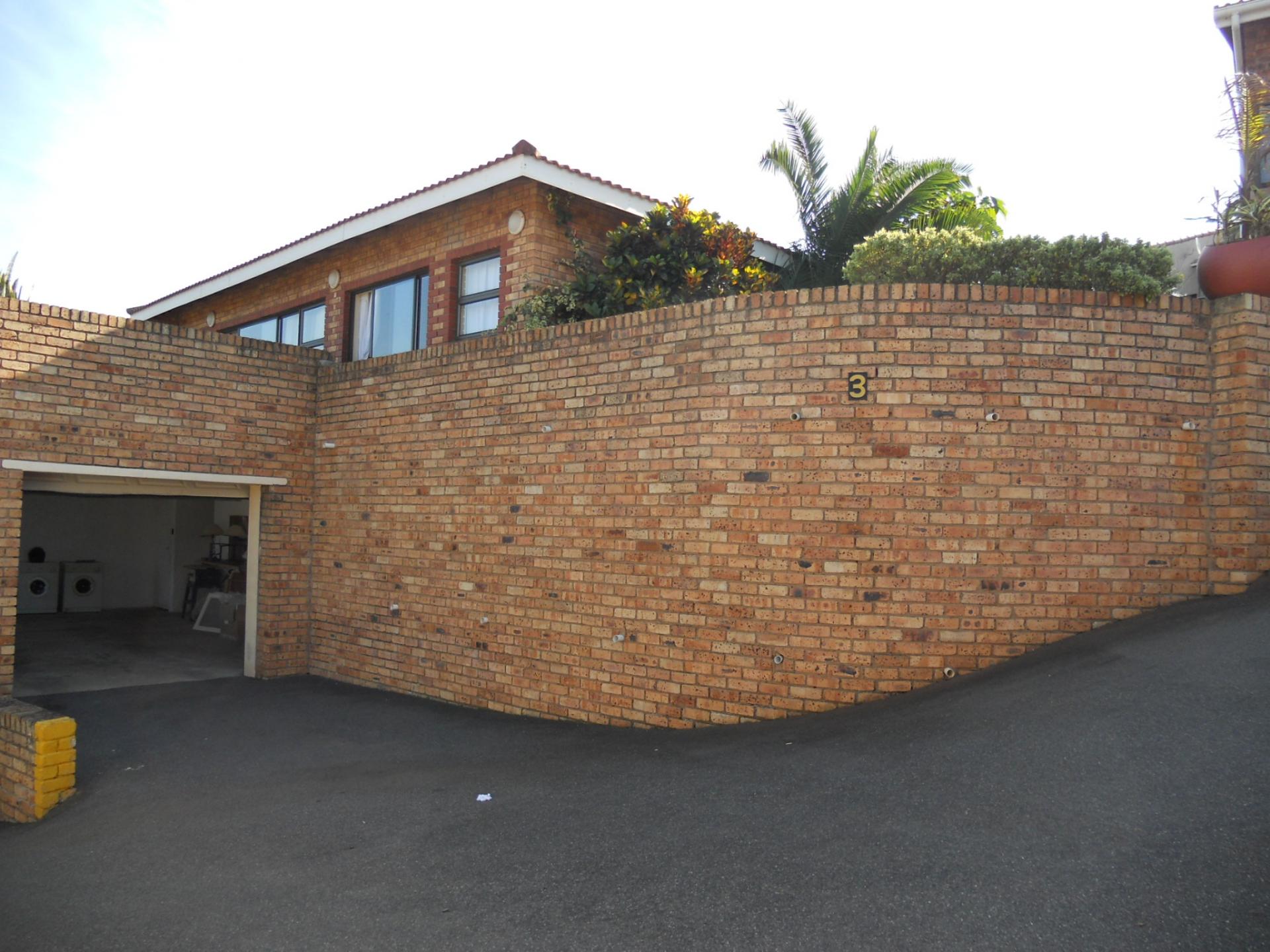 Front View of property in Port Edward