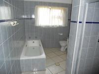 Bathroom 1 - 9 square meters of property in Port Edward