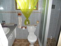 Main Bathroom - 3 square meters of property in Port Edward