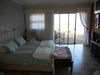 Main Bedroom - 29 square meters of property in Port Edward