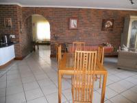 Dining Room - 22 square meters of property in Port Edward