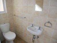 Bathroom 2 - 2 square meters of property in Port Edward