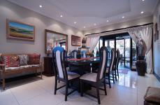 Dining Room - 17 square meters of property in The Wilds Estate