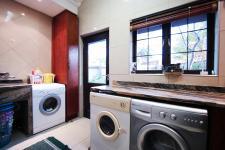 Kitchen - 54 square meters of property in The Wilds Estate