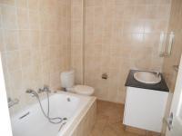 Main Bathroom - 6 square meters of property in Port Edward