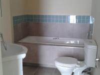 Bathroom 1 - 8 square meters of property in Beacon Bay