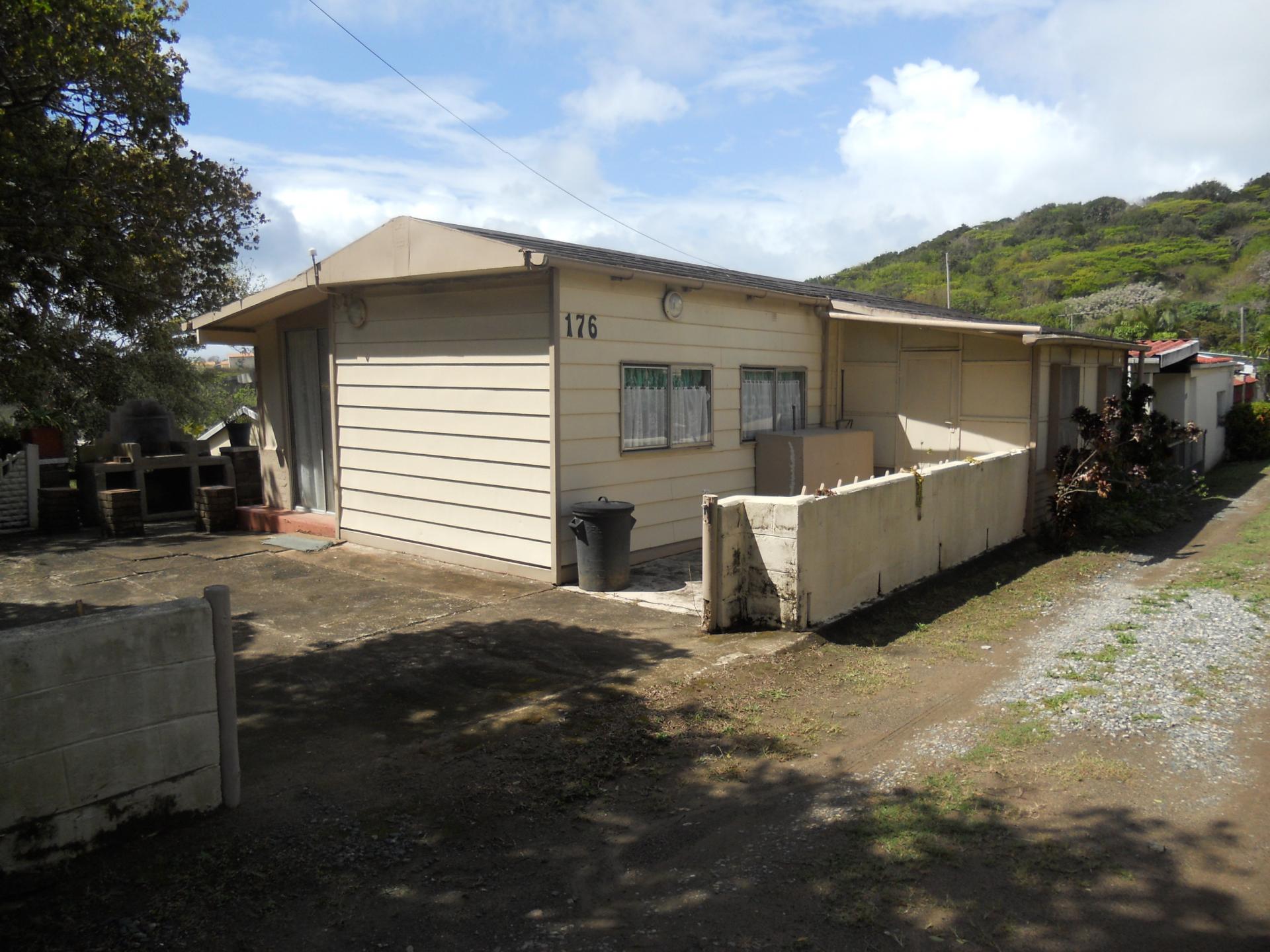 Front View of property in Mtwalumi