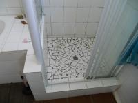 Bathroom 1 - 2 square meters of property in Oudtshoorn