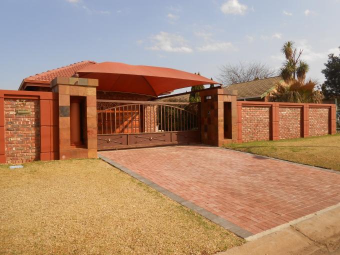 4 Bedroom House for Sale For Sale in Potchefstroom - Home Sell - MR114618