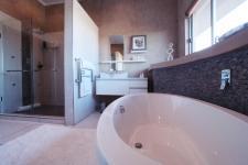 Main Bathroom - 17 square meters of property in Silver Lakes Golf Estate