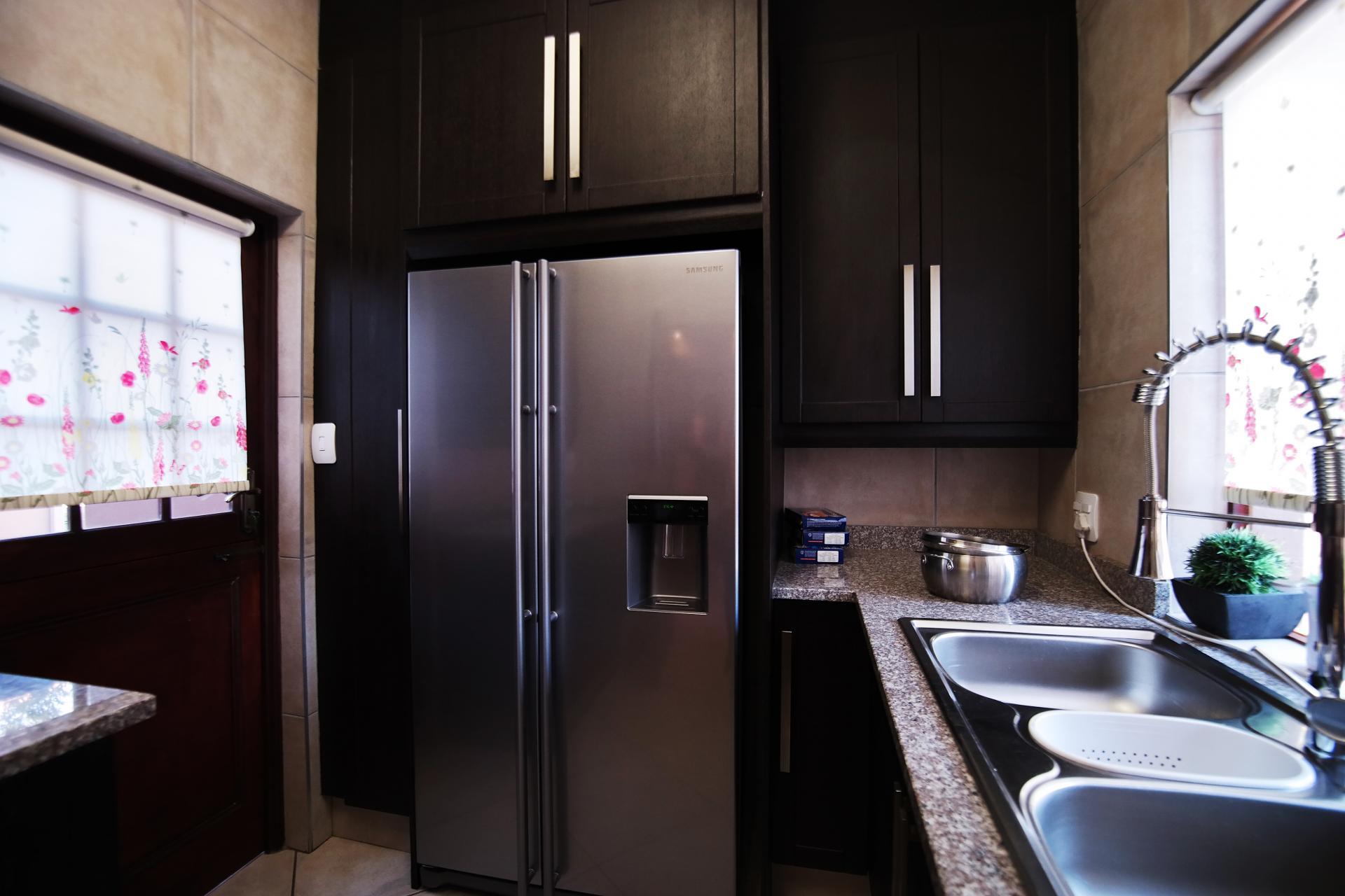 Spaces - 45 square meters of property in The Wilds Estate