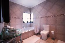 Bathroom 1 - 2 square meters of property in The Wilds Estate