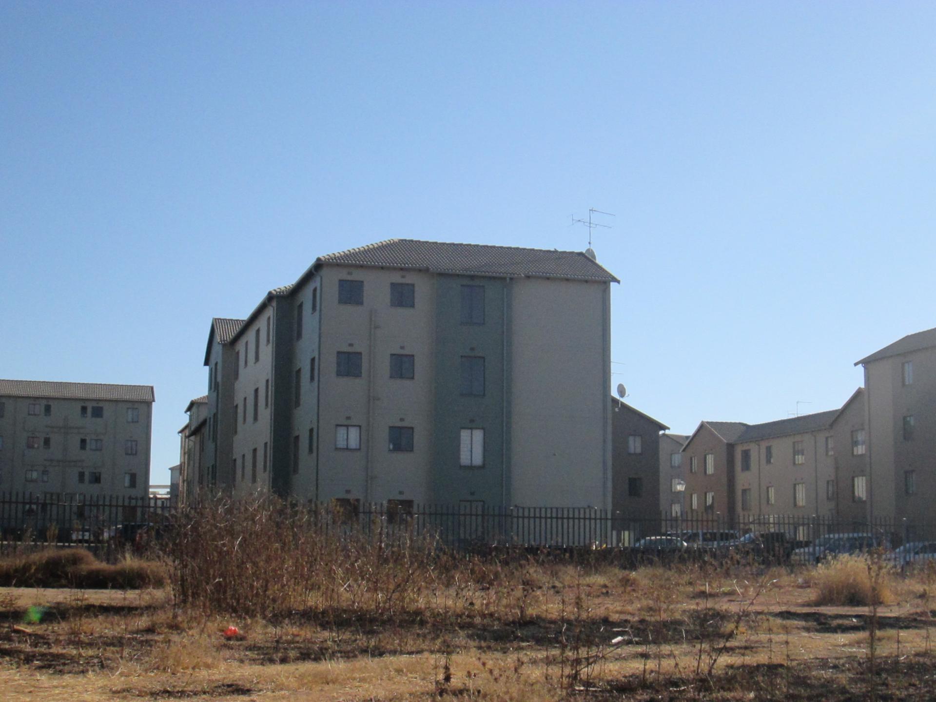 Front View of property in Zondi