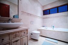 Bathroom 1 - 3 square meters of property in Silver Lakes Golf Estate