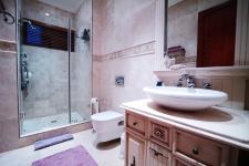 Bathroom 2 - 3 square meters of property in Silver Lakes Golf Estate