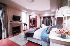 Main Bedroom - 31 square meters of property in Silver Lakes Golf Estate