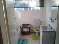 Main Bathroom of property in Brenthurst