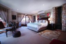 Main Bedroom - 45 square meters of property in Woodhill Golf Estate