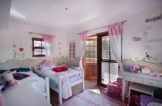 Bed Room 2 - 12 square meters of property in Woodhill Golf Estate