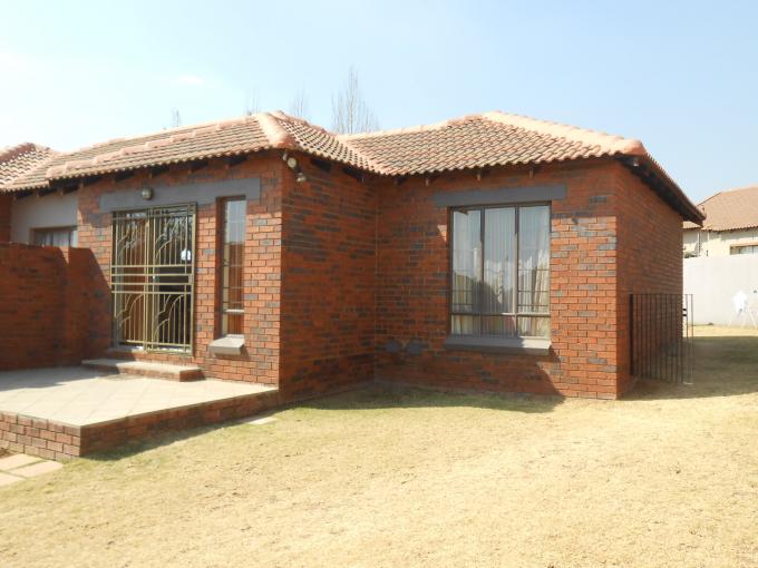 2 Bedroom Simplex for Sale For Sale in Mooikloof Ridge - Private Sale - MR115102