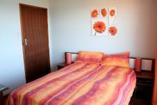 Bed Room 1 - 13 square meters of property in Reebok
