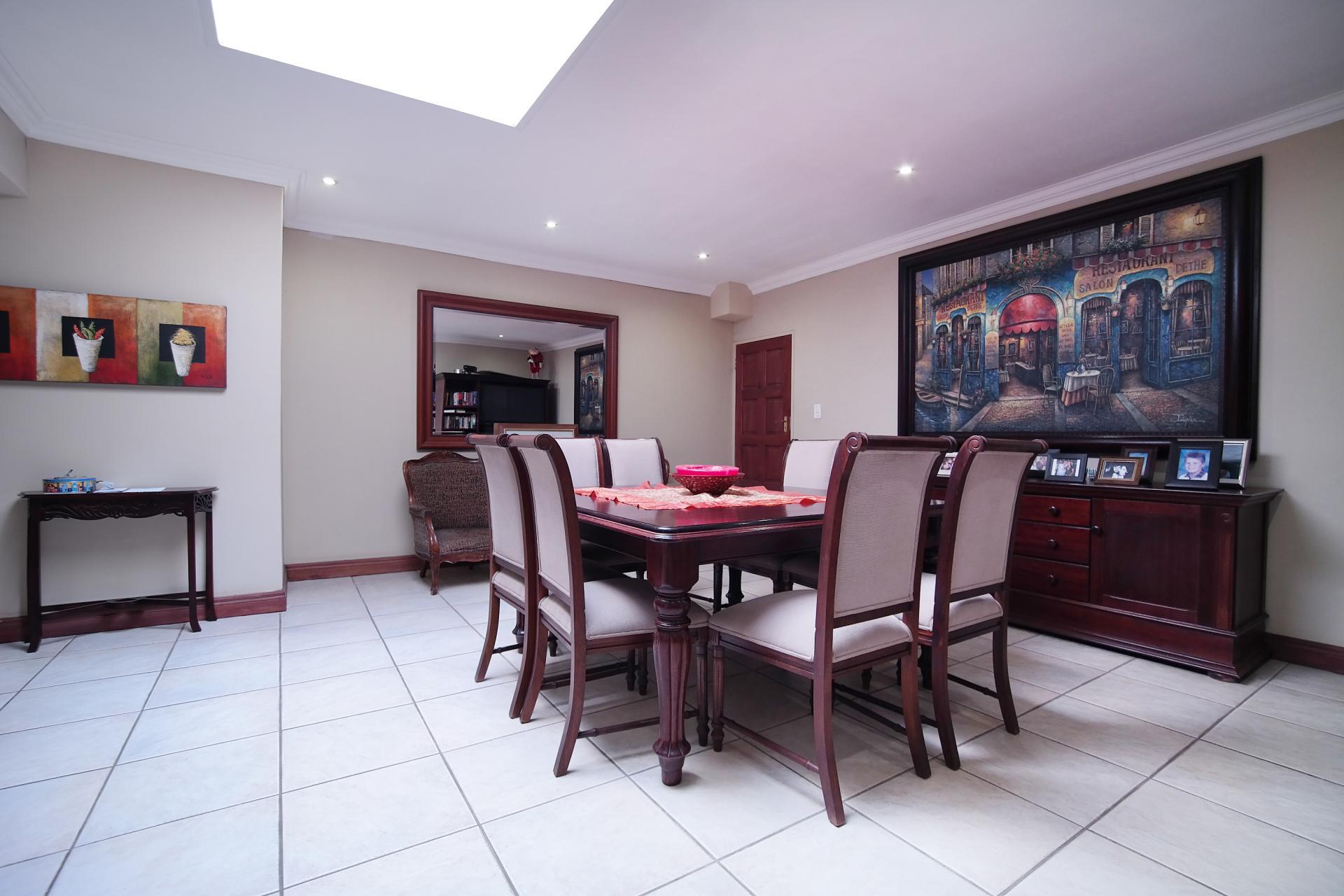 Dining Room - 30 square meters of property in Silver Lakes Golf Estate