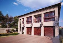 Front View of property in Silver Lakes Golf Estate