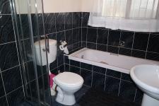 Bathroom 1 - 5 square meters of property in Eerste River