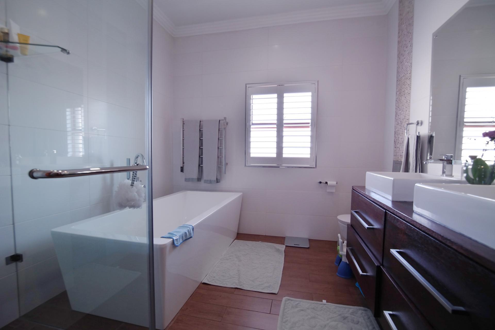 Main Bathroom - 8 square meters of property in Silver Lakes Golf Estate