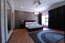 Main Bedroom - 41 square meters of property in Silver Lakes Golf Estate