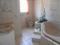 Main Bathroom - 9 square meters of property in Vanderbijlpark