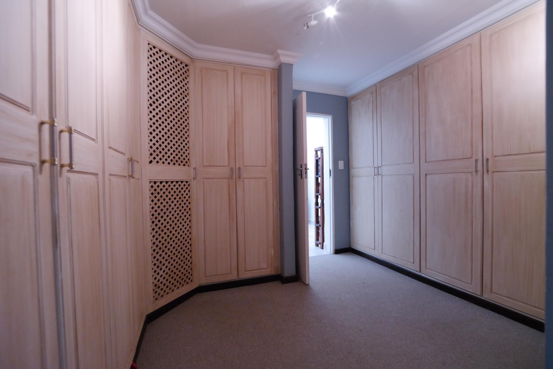 Main Bedroom - 39 square meters of property in Silver Lakes Golf Estate