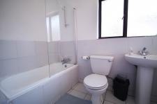 Bathroom 2 - 5 square meters of property in Silver Lakes Golf Estate