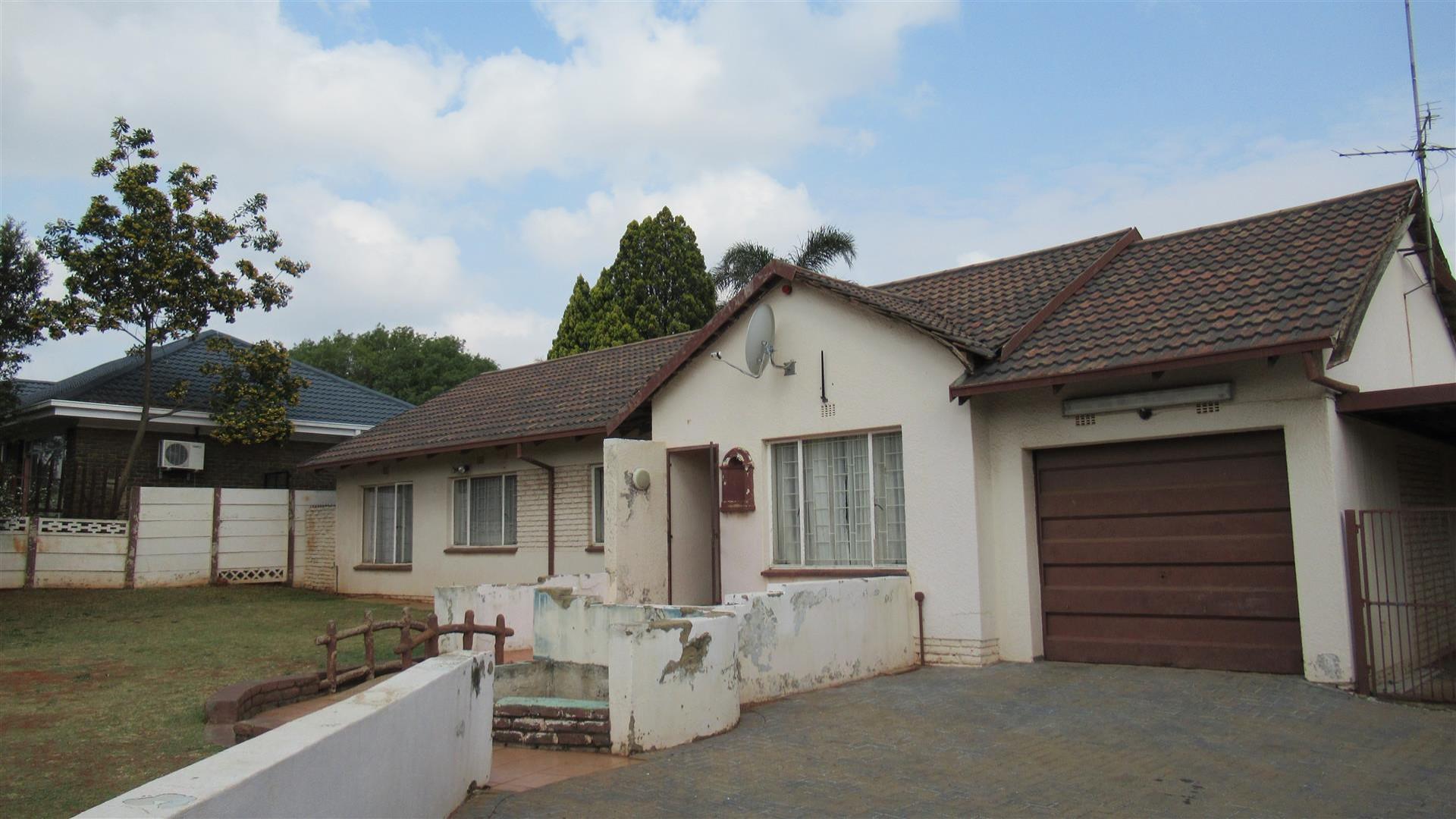 Front View of property in Dan Pienaarville