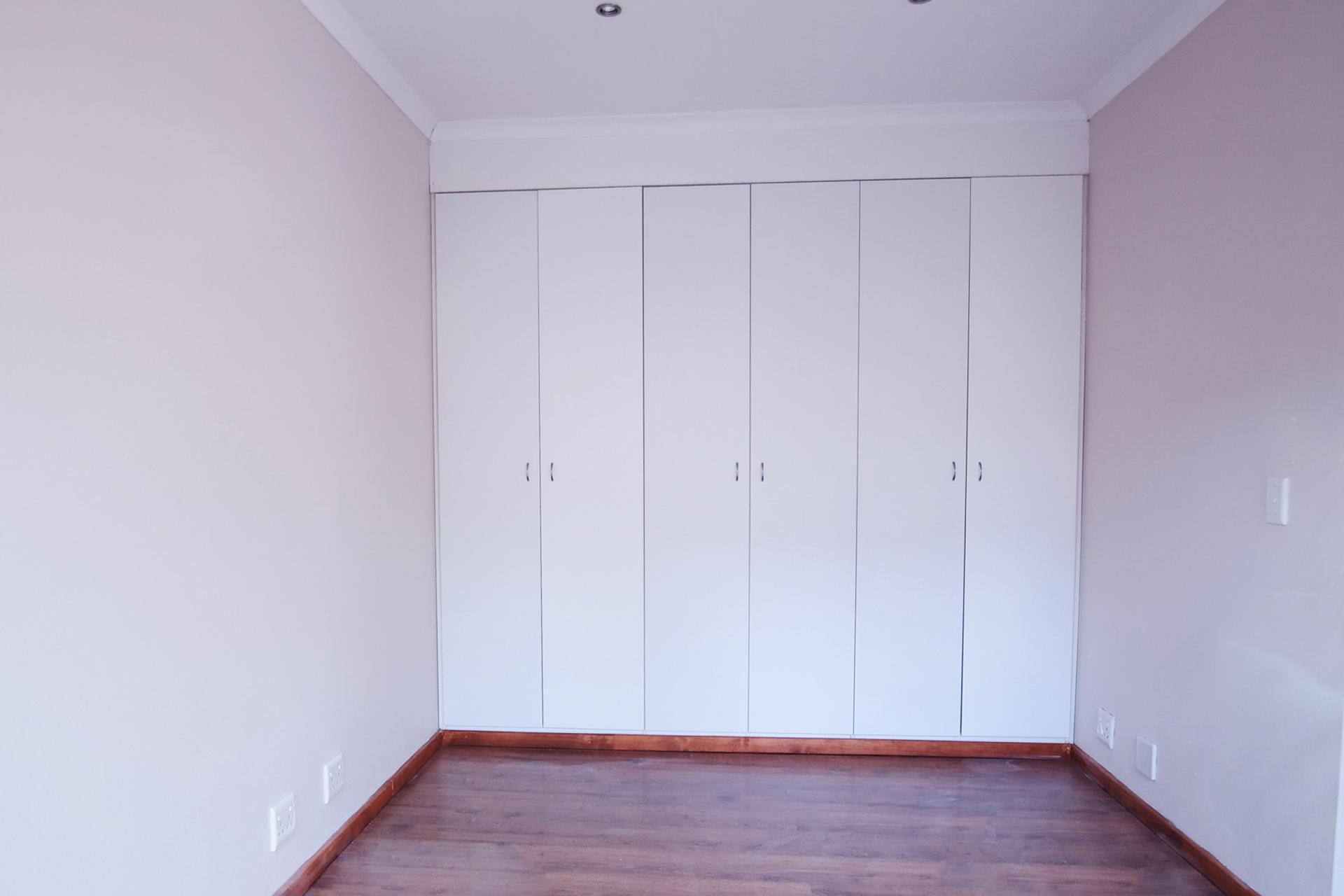 Bed Room 4 - 17 square meters of property in Silver Lakes Golf Estate