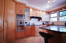 Kitchen - 39 square meters of property in Woodhill Golf Estate