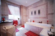 Bathroom 2 - 13 square meters of property in Woodhill Golf Estate