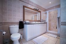 Bathroom 2 - 13 square meters of property in Woodhill Golf Estate