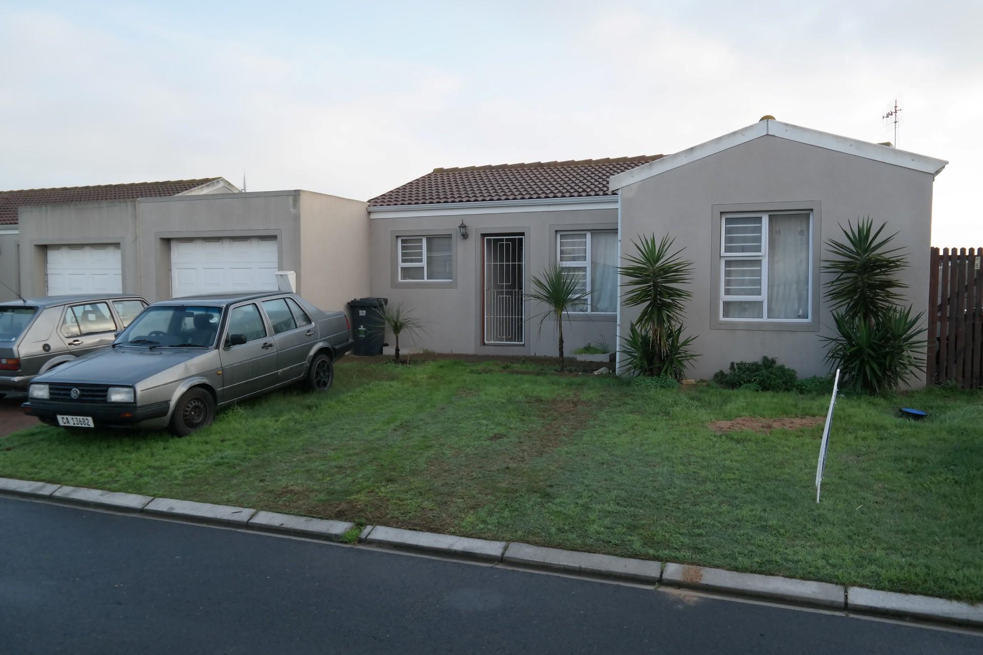 Front View of property in Kraaifontein