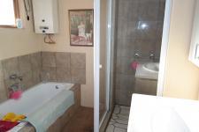 Bathroom 1 - 7 square meters of property in Hopefield