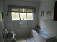 Bathroom 2 - 9 square meters of property in Hilton