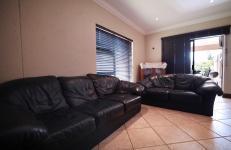 Lounges - 57 square meters of property in Woodhill Golf Estate