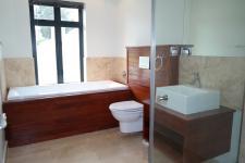 Bathroom 2 - 9 square meters of property in Somerset West