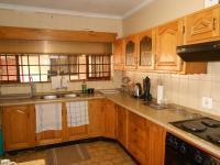 Kitchen - 14 square meters of property in Lenasia South