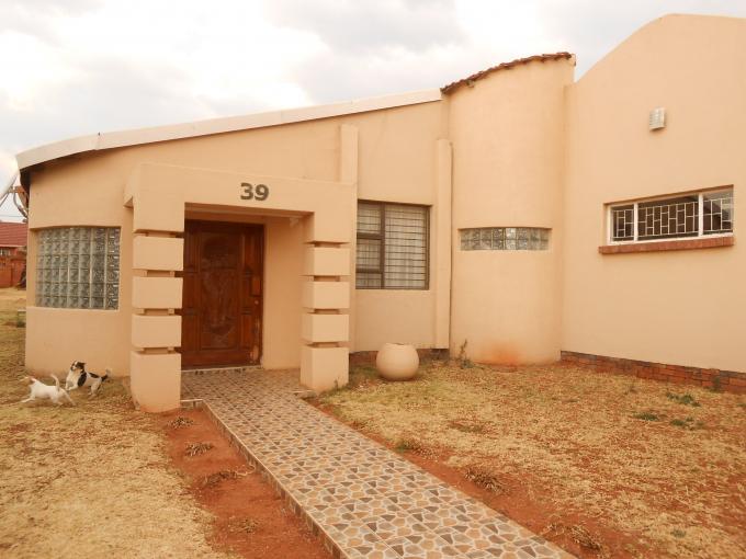 3 Bedroom House for Sale For Sale in Lenasia South - Private Sale - MR115700